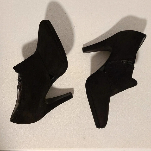 BANANA REPUBLIC BLACK suede PUMPS HEELS SHOES CUT OUT ON SIDE WITH ZIPPER SZ 8 - Picture 6 of 12